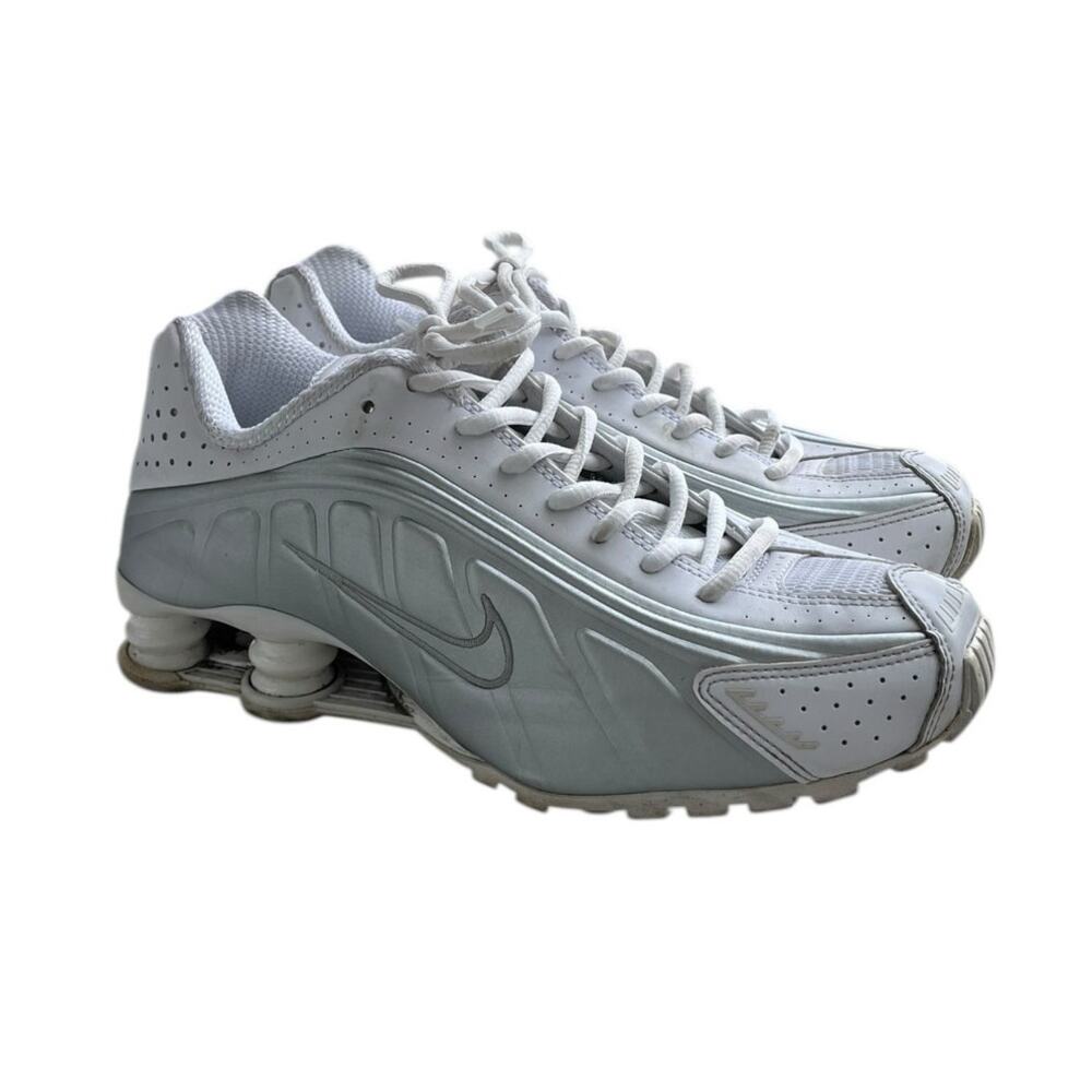 Nike Women's Shox R4 White Metallic Platinum AR3565-101 Sneakers Size 8.5 - Picture 3 of 6